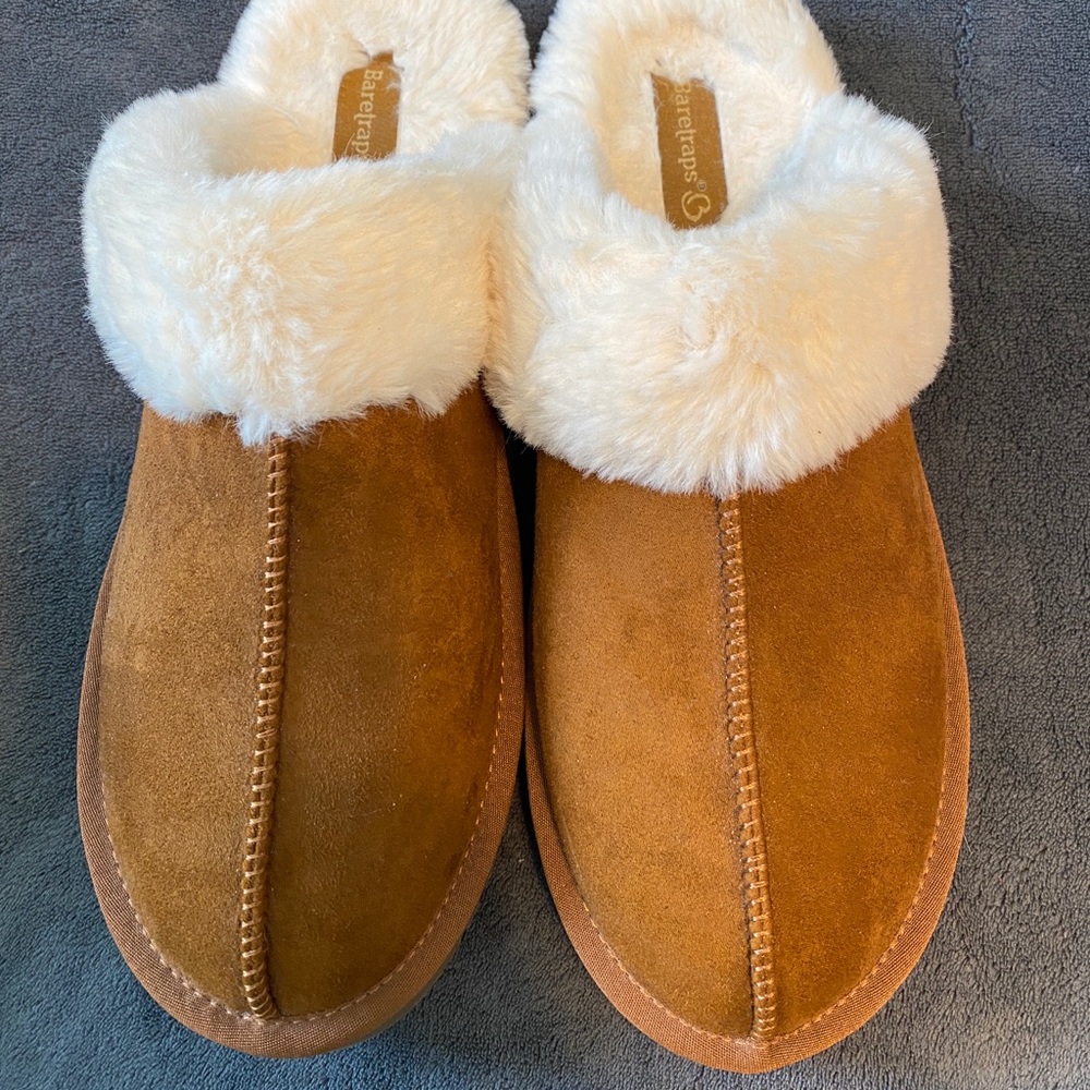 Baretraps fuzzy slippers